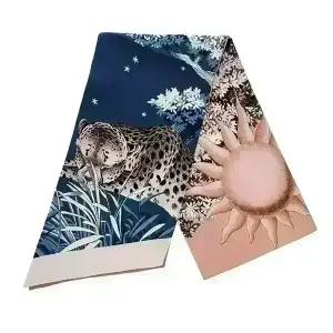 페라가모 스카프 32 0913 0775501 데이 앤 나이트 프린트 실크 여성스카프 당일발송