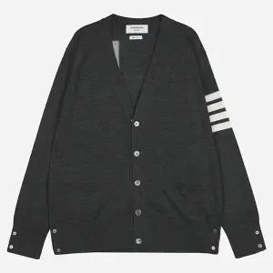 톰브라운 5F MKC002A Y1014 022 사선 메리노 울 가디건 다크그레이