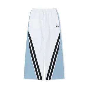 [롯데백화점]널디 공용 다이애그널 라인 데님 트랙 팬츠 화이트 PNEF23TP09(00)