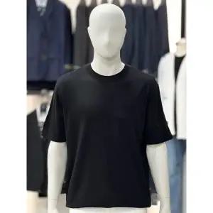 [바쏘옴므]블랙_세미오버핏 라운드 반팔 니트 WSY2GW49A