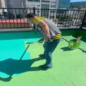 탄탄방수원탄방수제 녹색 탄탄 원탄방수제와 탄탄보강제를 같이 시공하면 탄탄한 고무시트가 만들어져서 균열에 강력하게 대응합니다