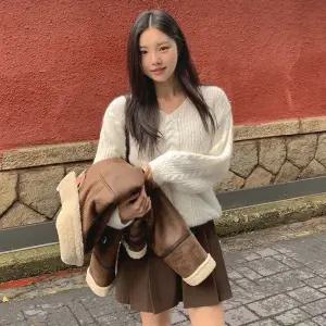 [모어렌] [MADE] 썬델리 꽈배기 브이넥 울 니트 [tnt0810]