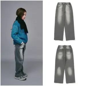 [갤러리아] [블루테일]AZH4PT01GY 그레이 절개 포인트 데님 팬츠