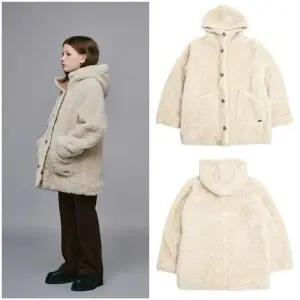 [갤러리아] [블루테일]AZH4CT01BG 베이지 양털 코트