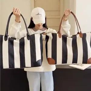 [콩심팥심]캔버스백 캐리어 가방 숄더백 여행 스트라이프