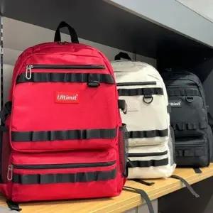 캐주얼한 디자인 일상에서 사용하기 적합하고 편리한 대학생 백팩 실용적 스타일 다양한 포켓