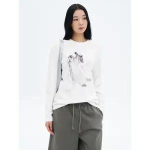 [에잇세컨즈] [UNI8] 동물 그래픽 긴팔 티셔츠 화이트 (165241CQ21)