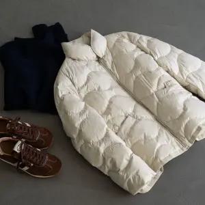 [안나앤플러스]~30%+20%신상인기할인* FW 베스트셀러/무료배송/니트/패딩/코트/티셔츠/기모/팬츠/터틀넥