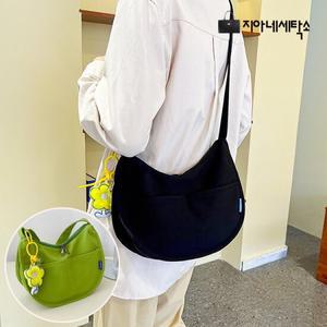 [지아네세탁소] 미니반달백 크로스백 데일리 여성가방