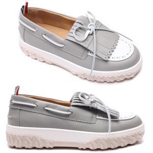 [톰브라운](마산점) 23SS 남성 케이블 니트 솔 보트 로퍼 (MFD256A 05584 133 23S)