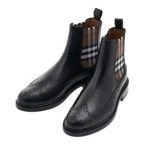 [롯데백화점]버버리 남성 빈티지 체크 디테일 레더 첼시 8052760 MF BTS TANNER CHK ABKOS A1189