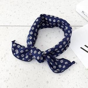 [신세계몰][애슬릿] 여성 봄 가을 패턴 삼각 미니 쁘띠 목 스카프