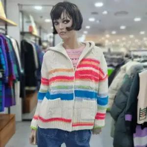 베네통/애플아울렛/멀티 칼라 꽈배기 짜임 후드 가디건/BAKC05411