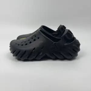 국내매장 크록스 에코 클로그 블랙 여름신발 슬리퍼