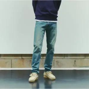 [롯데백화점]플랙 남성 베이직 스탠다드 데님팬츠 M08 미드블루 (PJTF5BEM085)