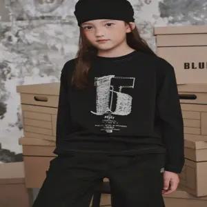 [대구백화점] [블루테일]절개 블랙 긴팔 티셔츠(AZG7TS04BK )