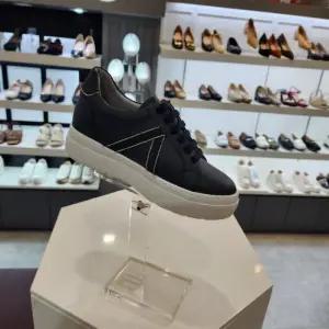 [엘칸토]엘칸토 HC10 여성소가죽키높이6cm네이비 LCWS86U42659 (40857351)