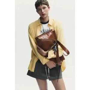 [정품] 자라 가방 데일리 출근 숄더백 ZARA CHARM JIRAFA - 멀티컬러