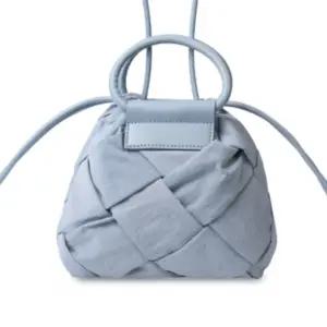 901M 데일리 조임끈 버킷백 데이트룩