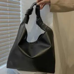 [라일리] Rly 가죽 숄더백 블랙숄더백 데일리백  41574744)