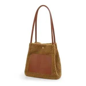 [라일리] Rly 양털숄더백 GAB01267  41577018)