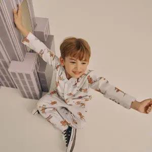 [롯데백화점]오르시떼 아동 G022 스케이트루이 긴소매 파자마 세트 OR25WKGEG022