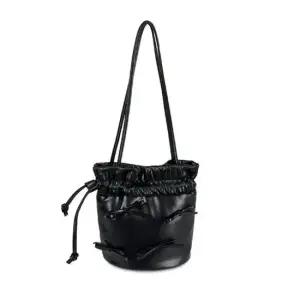 [라일리] Rly 여성 핸드백 숄더백 조리 리본 버킷백 가방 블랙  41569129)