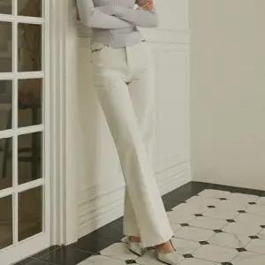 [롯데백화점]에고이스트 금속 장식 포케인트 레직기 스트레이트 데님팬츠 (EQ4DP261)