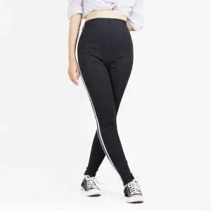 [아우트]줄무늬 다크그레이 에어로빅 트레이닝