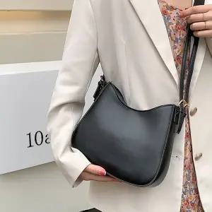 하프 레더 크로스백(블랙) 가죽가방 숄더백