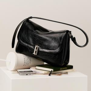 [제이에스티나] GINO MD 메신저 BK (JHNCHE4BS912BK980)