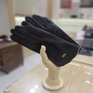 [갤러리아] [닥스]여성캐시미어안감가죽장갑GBO256O(케이스,쇼핑백포함)