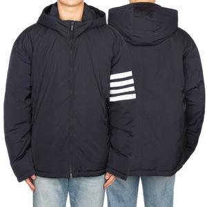 [톰브라운] 남성 사선 후드 다운 패딩 자켓 MJD102X 07259 415