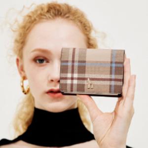 [헤지스](대구신세계)[25SS][소량재고][HIGH CLASSY] 베이지 웨일즈체크 퍼피장식 소가죽 반지갑