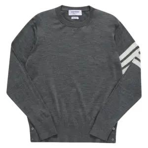 톰브라운 파인 메리노 4바 크루넥 풀오버 다크 그레이 MKA002A Y1014 022