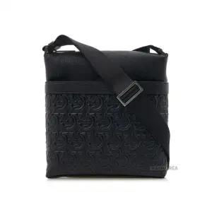 [라벨루쏘] [페라가모] SS25 남성 간치니 크로스백 24 1484 NERO 0769480