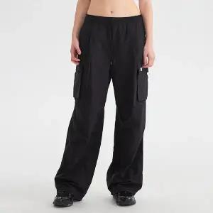 [뉴발란스]NB WOMEN 경량 우븐 와이드 카고팬츠 NBNTF3W422-19