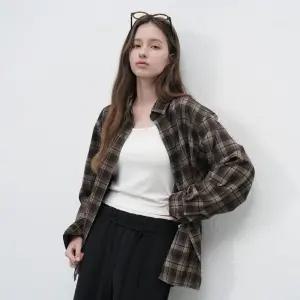 WOMAN 루즈핏 빈티지 체크 셔츠 [2COL] / WBE3L03508
