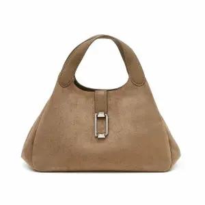 닥스핸드백 DCBA6E967 [D-LOCK] 그레이쉬브라운 D락장식 스웨이드무드 토트백 S