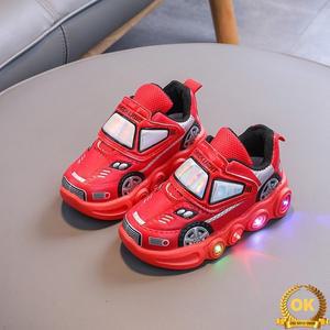 재미있는 만화 자동차 표면 LED 캐주얼 운동화 남아용 반짝이는 야외 신발 어린이 조명 미끄럼 방지 H08142