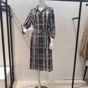 갤러리아 안지크(22S/S 80%마감특가한정수량)간절기원피스 프린트원피스(AG2OP