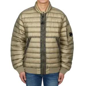 CP컴퍼니 남성 패딩 점퍼 17CMOW035A 006099A 327