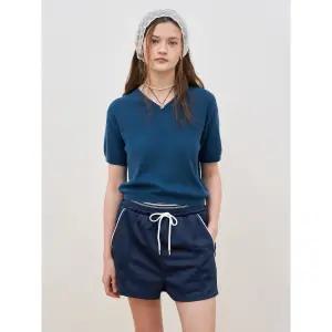 [에잇세컨즈] 브이넥 크롭 풀오버  블루 (165451AQ2P)