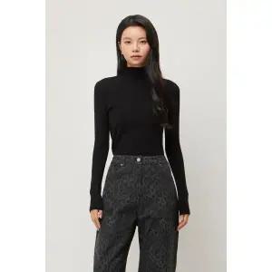 갤러리아 [25FW] 반넥 자수 니트 SAKPE6561