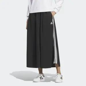 [아디다스](본점)[여성] 소재로 넉넉하고 실용적인 시즈널 스포츠웨어 루즈핏 스커트(KA0962)