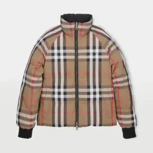 버버리 IVER 아이버 리버시블 다운 여성 패딩 점퍼 81052131