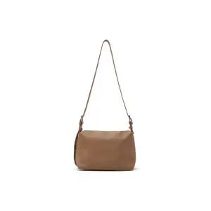 [롯데백화점]랩 버클 윙 숄더백(AR7XA807)