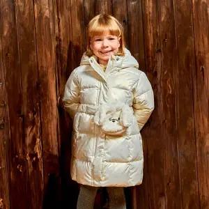 [밀리밤] 강아지 가방 하이브리드 롱다운 점퍼 MLJD24T50_7358