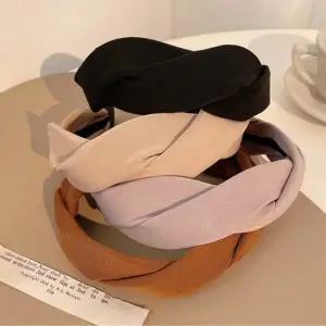 여성 꼬임 심플 머리띠 헤어밴드 단발 긴머리 페미닌-WDEE5D9