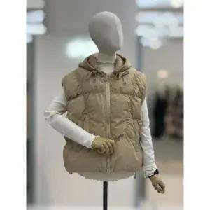 갤러리아 이프네 니트 후드 패딩 조끼 (DP8WPD05)